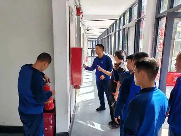 消防检查进校园