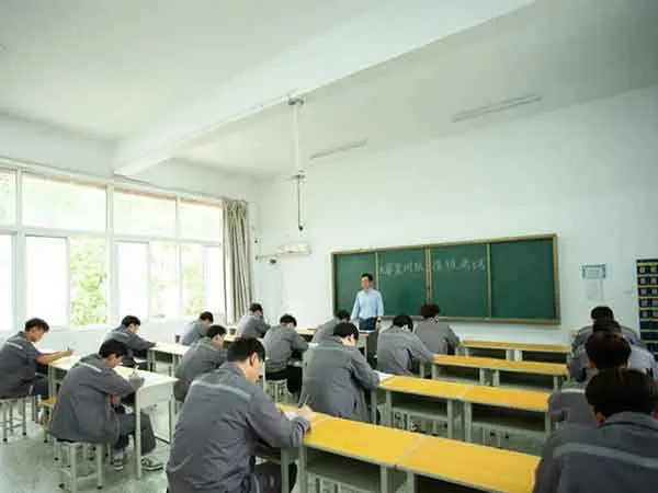 洛阳机车高级技工学校