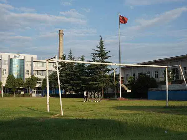 洛阳机车高级技工学校（河南技师学院洛阳分校）2025 年国庆、中秋假期告学生家长书