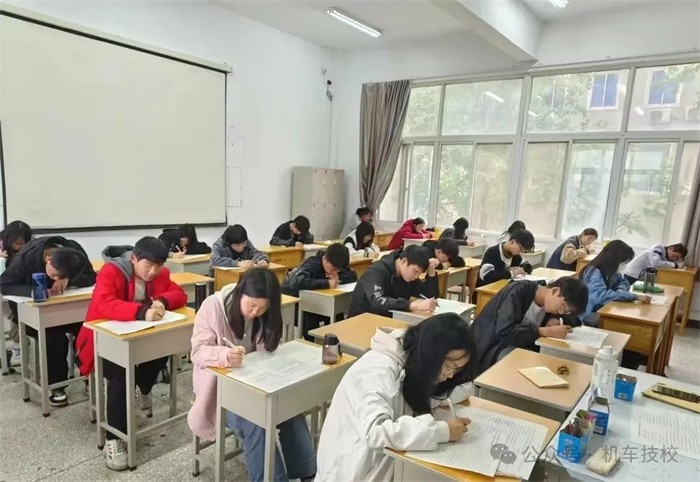 上技师学院，拿双证，开启多彩人生10