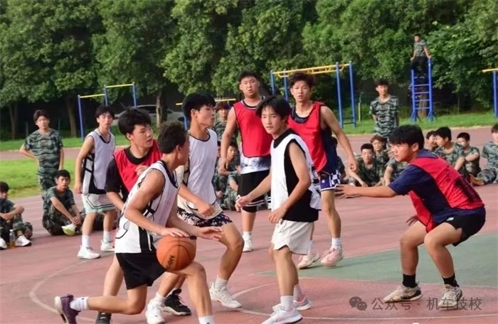 上技师学院，拿双证，开启多彩人生13